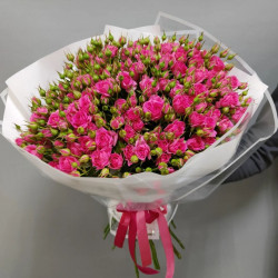 Букет из 19 розовых кустовых роз